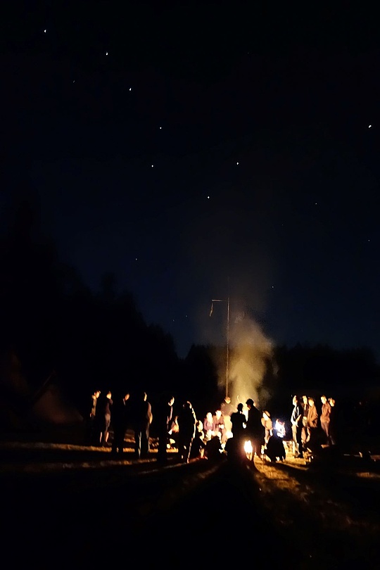 dsc01270_singen_am_lagerfeuer_gedreht