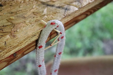 Einfache Aufhängung nach Grundprinzip der Statik